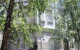 Garden Center Apartment